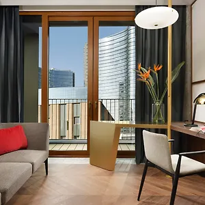 **** Hotell Verticale | Esperienze Italien